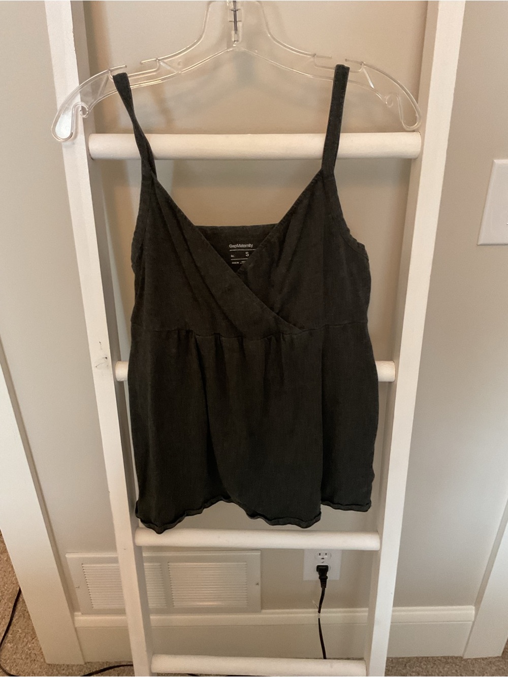 GAP Black Sleeveless V-Neck Camisole